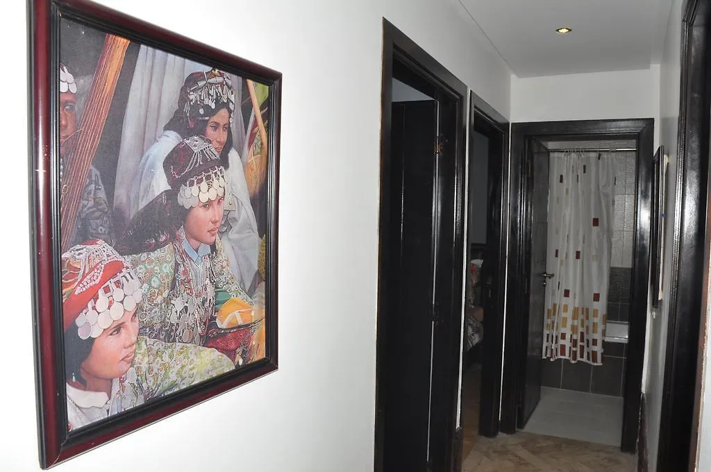 Val Fleuri Apartment With Balcony, الدار البيضاء
