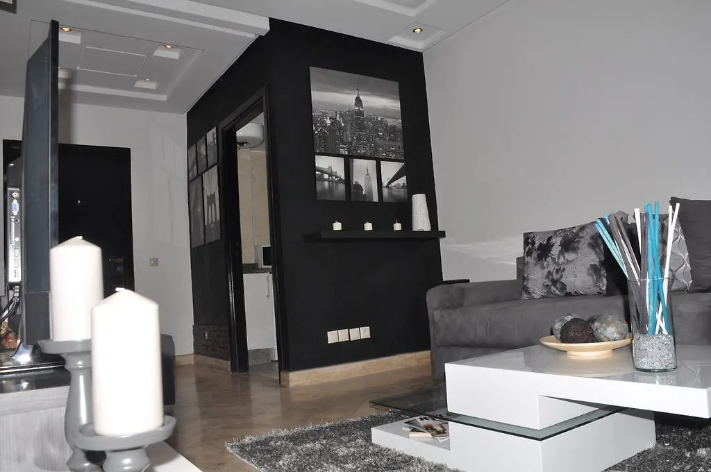 Val Fleuri Apartment With Balcony, الدار البيضاء  الدار البيضاء